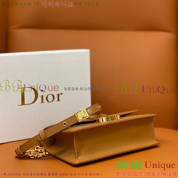 #��� 30 ���״� �̽�Ʈ ����Ʈ ü�ι� M9334-205