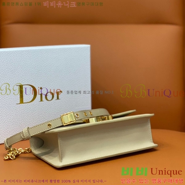 #��� 30 ���״� �̽�Ʈ ����Ʈ ü�ι� M9334-203