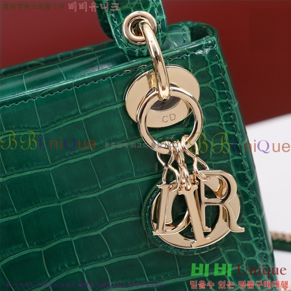 #��� ���̵�� �̴� M050566-111