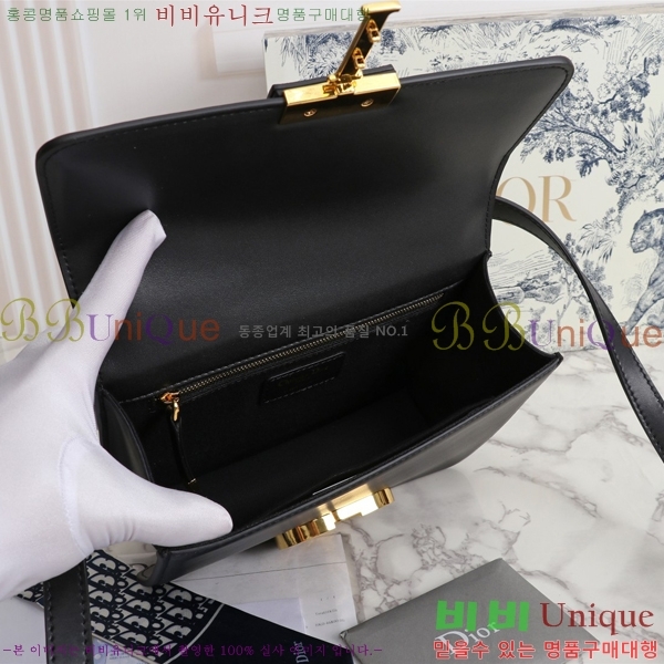 ��� 30 ������ ũ�ν��� 28D876581-5