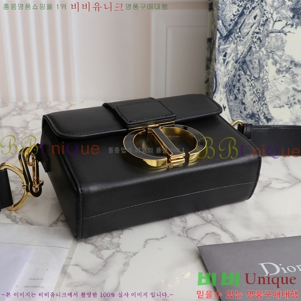 ��� 30 ������ ũ�ν��� 27D876921-5