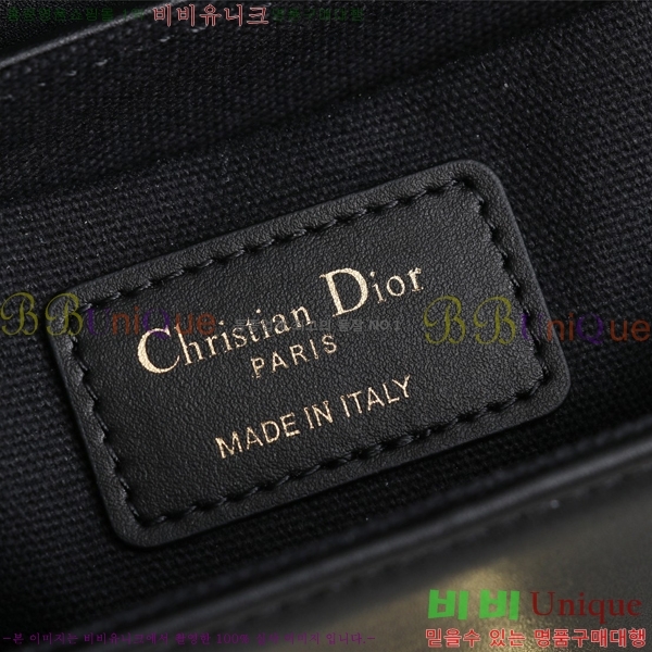 ��� 30 ������ ũ�ν��� 27D876921-5