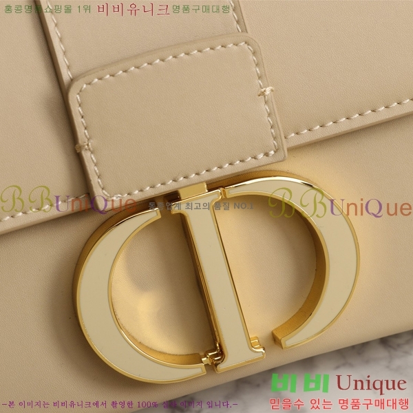 ��� 30 ������ ũ�ν��� 27D876921-3