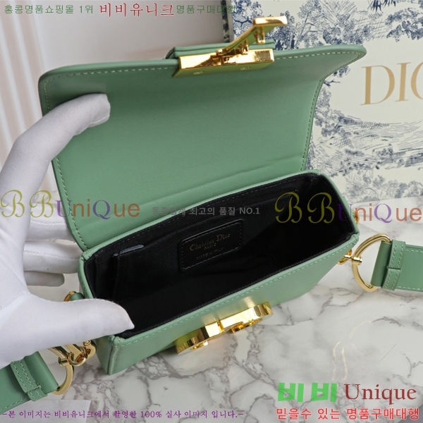 ��� 30 ������ ũ�ν��� 27D876921-1