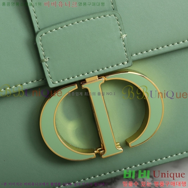 ��� 30 ������ ũ�ν��� 28D876581-4