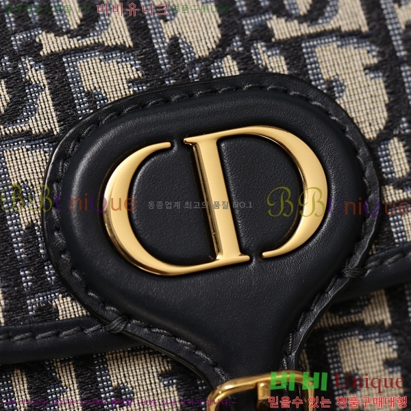 #��� �ٺ� �̽�Ʈ-����Ʈ�� M57700-3