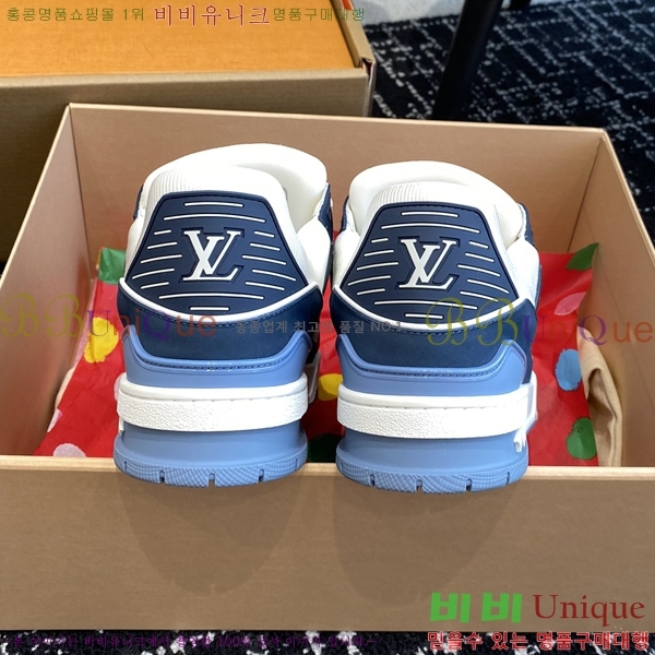 ���̺��� LV Ʈ���̳� ����Ŀ�� 48L2412434-8