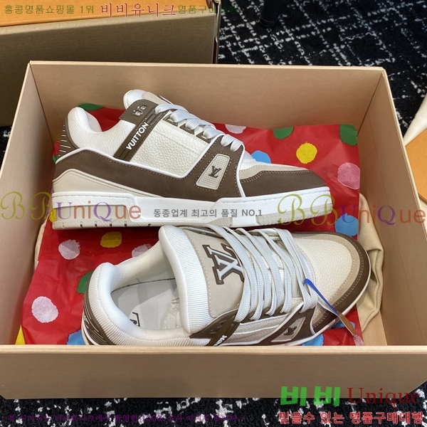 ���̺��� LV Ʈ���̳� ����Ŀ�� 48L2412434-7