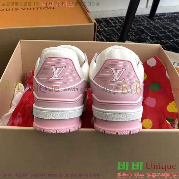 ���̺��� LV Ʈ���̳� ����Ŀ�� 48L2412435-3