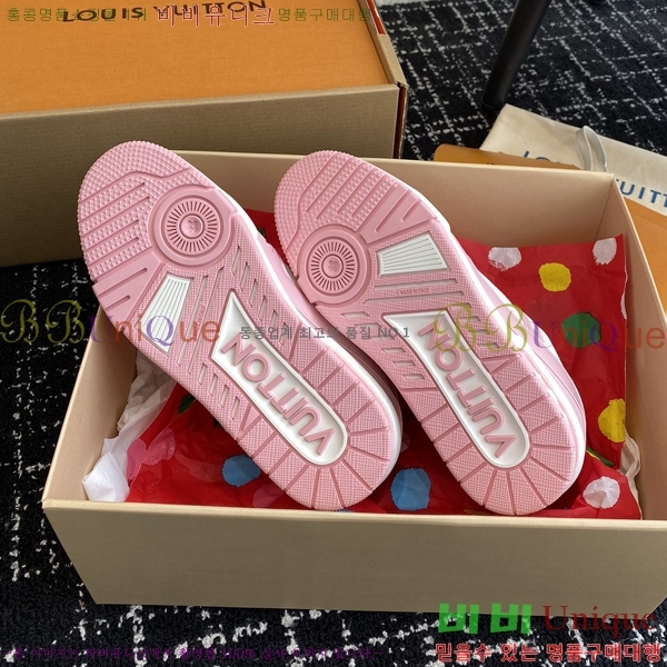 ���̺��� LV Ʈ���̳� ����Ŀ�� 48L2412435-3