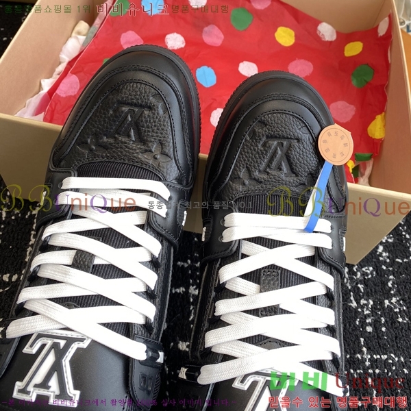 ���̺��� LV Ʈ���̳� ����Ŀ�� 48L2412435-8