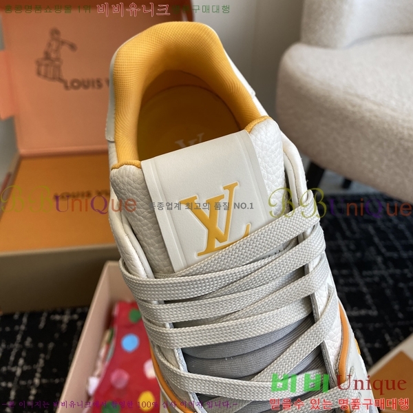 ���̺��� LV Ʈ���̳� ����Ŀ�� 45L2412430-5