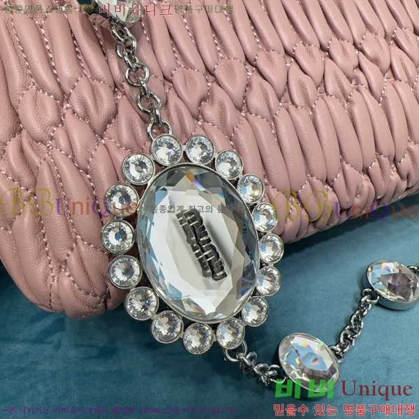 #�̿�̿� ũ����Ż Ŭ���� ��Ʈ������ 5BA251-501