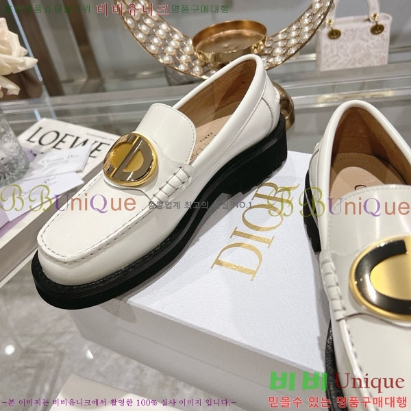 ���� ��� ���� 33D748813-2