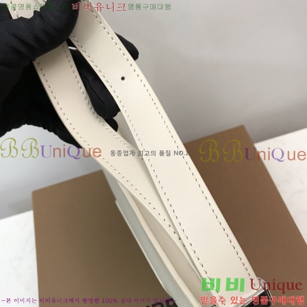 ������ �̴� Ŭ��ġ�� 34BU245252-1