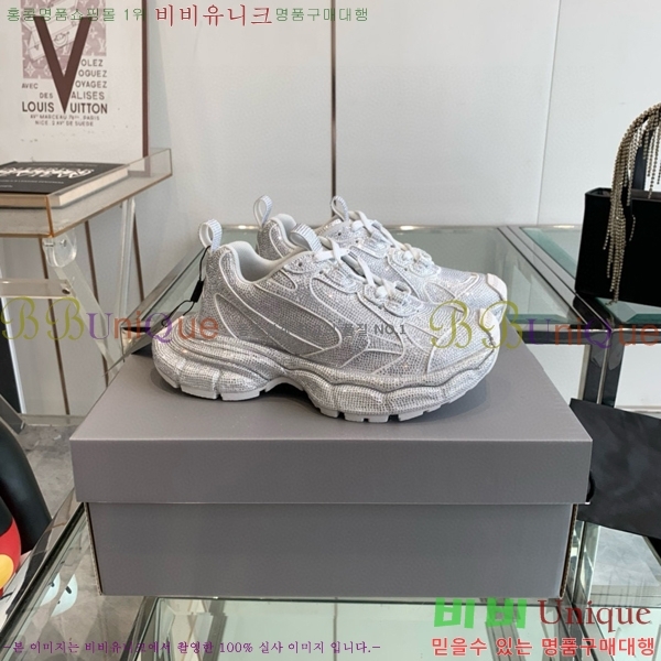 �߷��þư� 3XL Ʈ���̳� ����Ŀ�� BLA356600-104