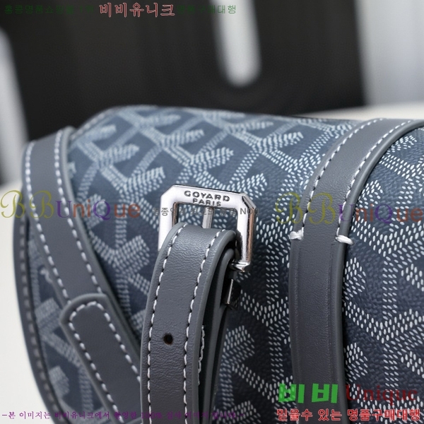 ���ߵ� �������� ũ�ν��� �Ż� 4102510-8