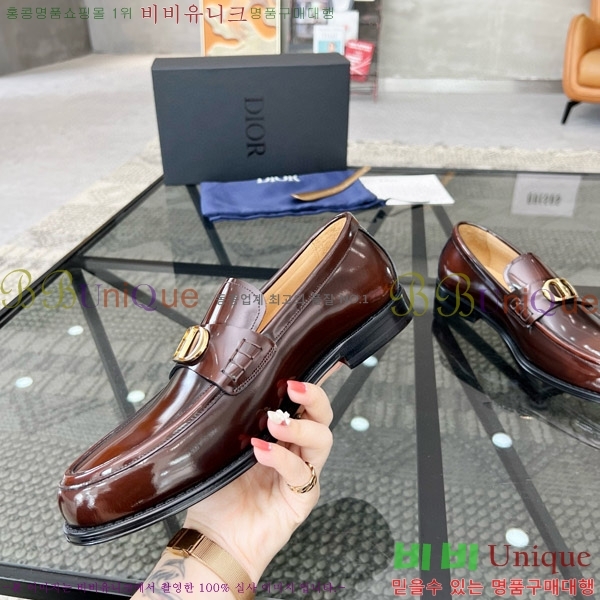 ���� ��� ���� D9978052-2