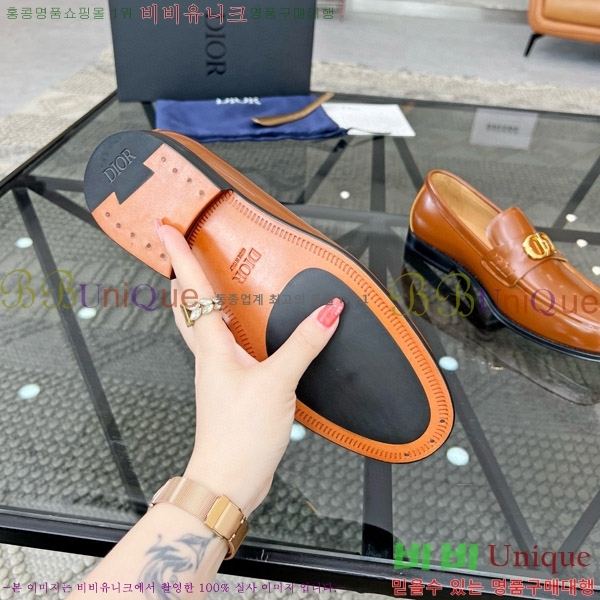 ���� ��� ���� D9978052-4