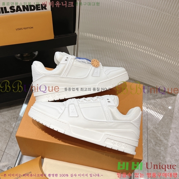 NEW LV Ʈ���̳� ����Ŀ�� 44L2412434-11