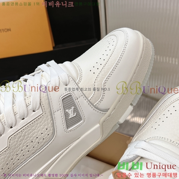 ���̺��� LV Ʈ���̳� ����Ŀ�� 48L2412435-8