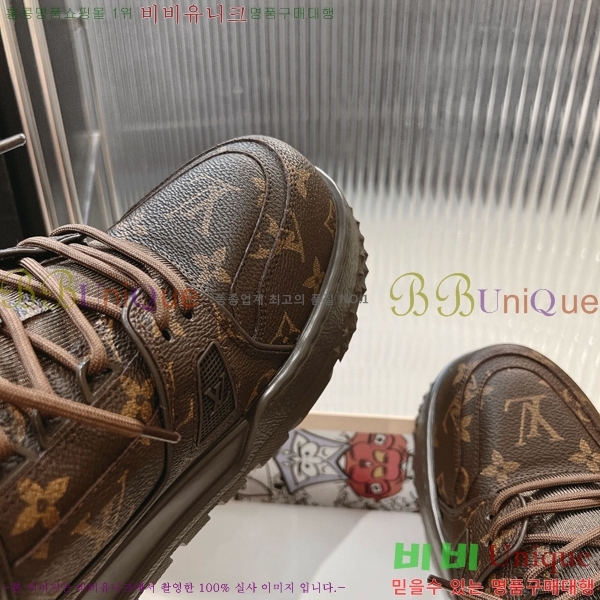 NEW LV Ʈ���̳� �ƽ� ����Ŀ�� 40L249272-77-1