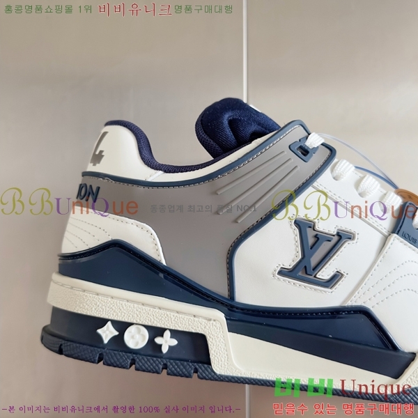 LV Ʈ���̳� ����Ŀ�� 44L2493058-4