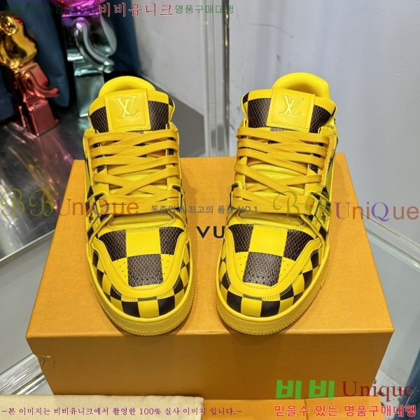 NEW LV Ʈ���̳� ����Ŀ�� 45L24597-68