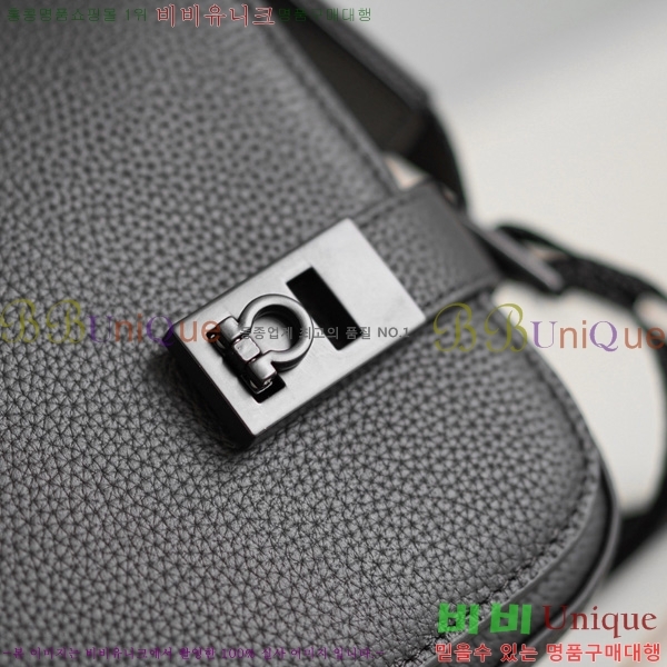 #��󰡸� ũ�ν��� 2116086-2