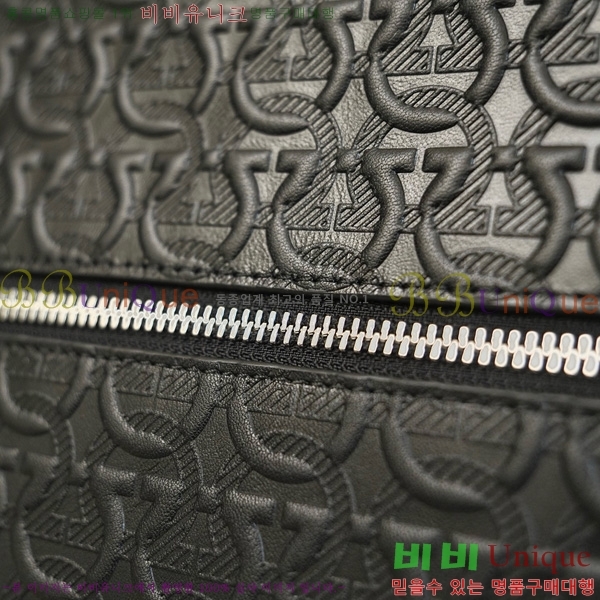 #��󰡸� ũ�ν��� H2116085