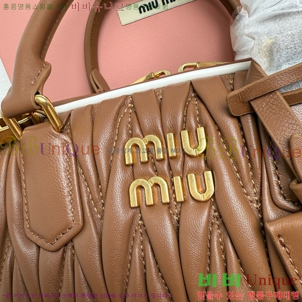 #�̿�̿� �Ƹ�ī�� ���׶�� 5BB142-402