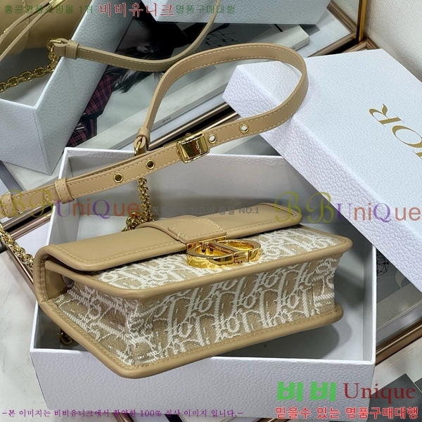 #��� 30 ������ �̽�Ʈ ����Ʈ ü�� �� M9334-305