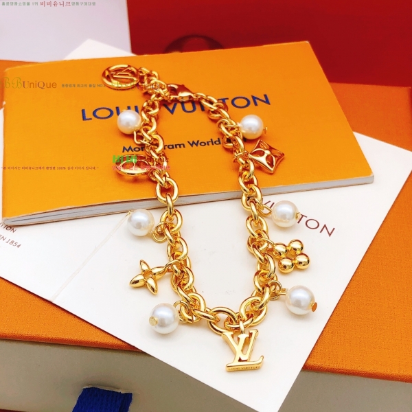 ���� ���̺��� Ŭ���� ���� 8L256185-2