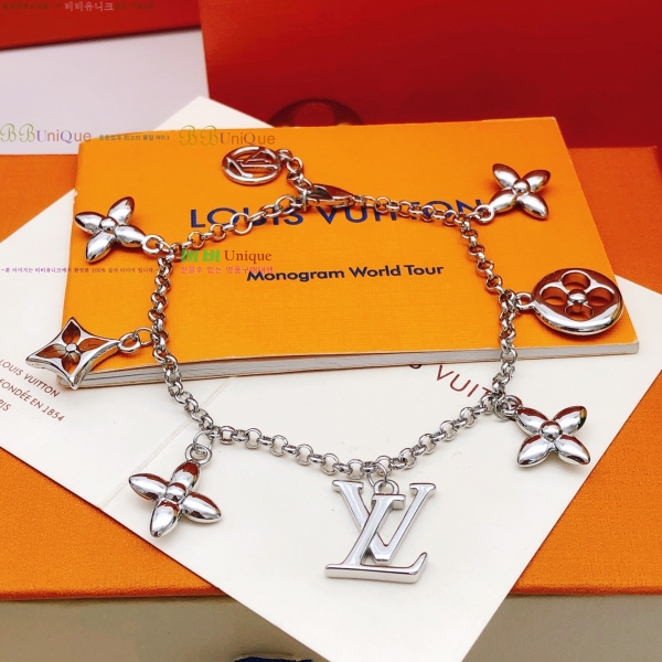 ���� ���̺��� Ŭ���� ���� 8L256185-3