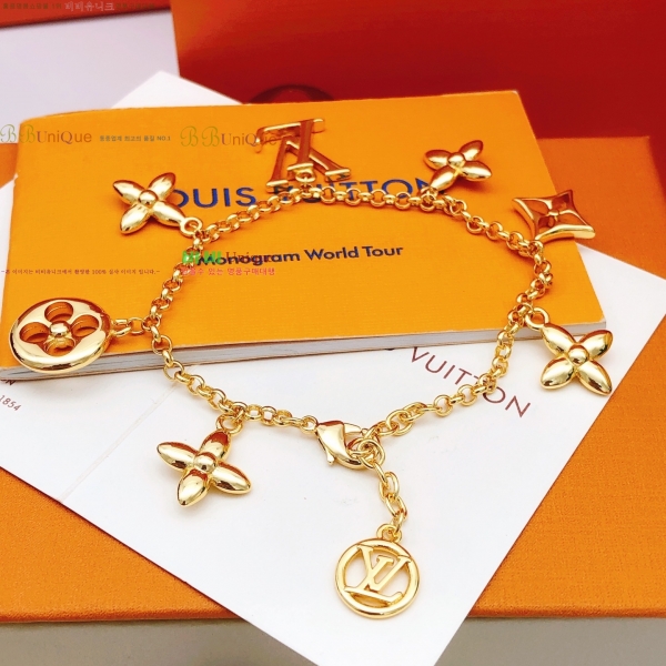 ���� ���̺��� Ŭ���� ���� 8L256185-3