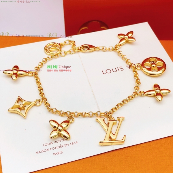 ���� ���̺��� Ŭ���� ���� 8L256185-3