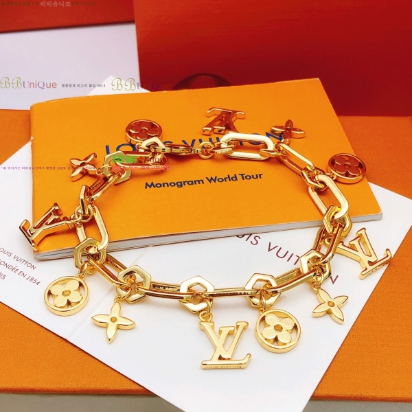 ���� ���̺��� Ŭ���� ���� 8L256185-4