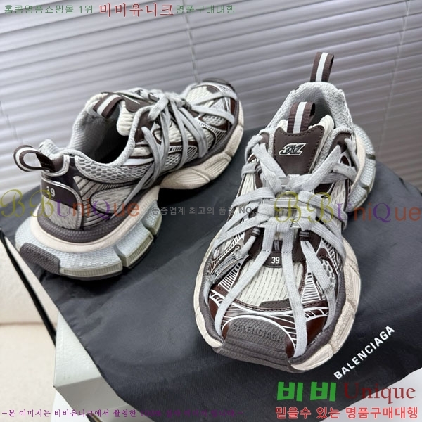 �߷��þư� 3XL Ʈ���̳� ����Ŀ�� BLA356601-9