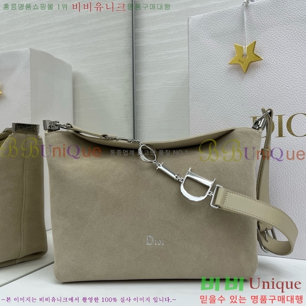 #��� ���ʼ� �ش��� JONATHAN ANDERSON ȣ���� M856324-3