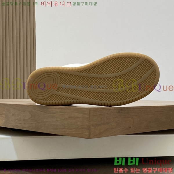 ���� �߷�Ƽ�� ����Ŀ�� VA08442-4