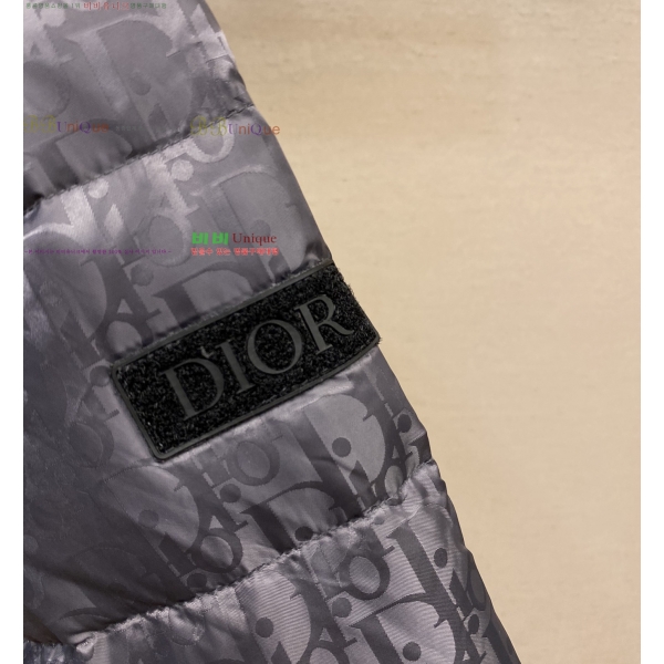 ���� ��* �ٿ� ��Ʈ �е� 61DR2511125-5