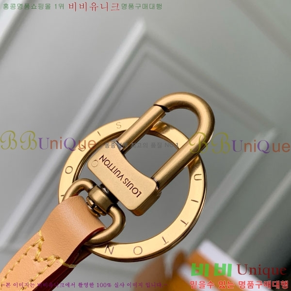 #����*�� LV Ŭ�ν� ŰȦ�� M03689-101