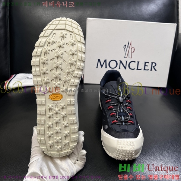 ���� ��**�� ����Ŀ�� MO9906801-7