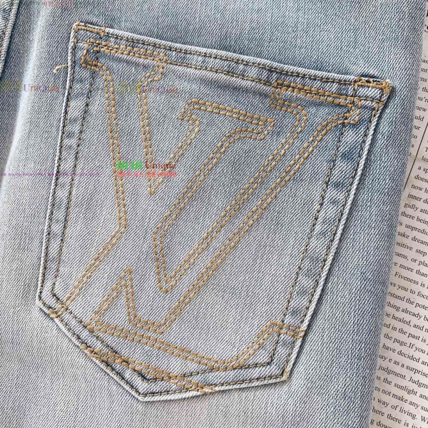 ���� ���̺��� û���� 32BU266113-4
