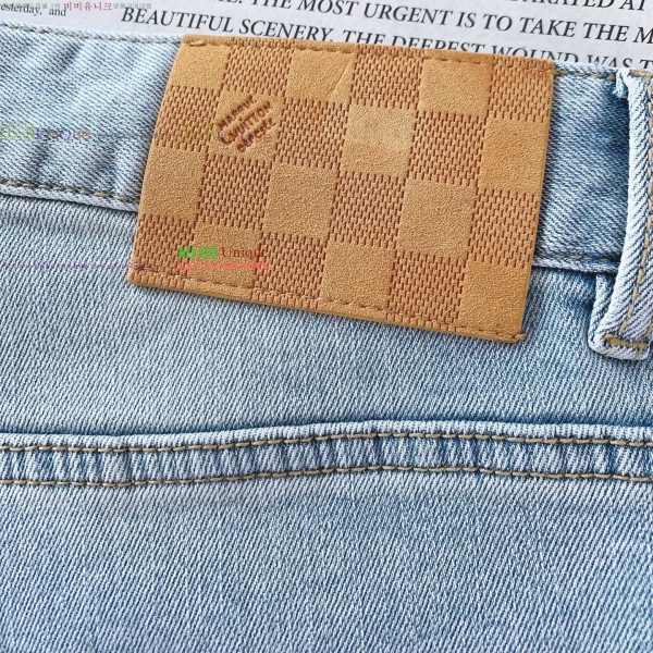 ���� ���̺��� û���� 32BU266113-4