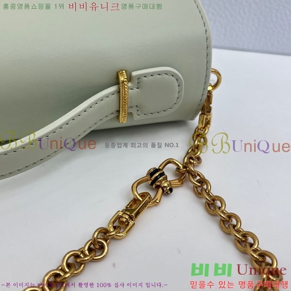 #��* �޴޸��� �Ŀ�ġ M3671-105
