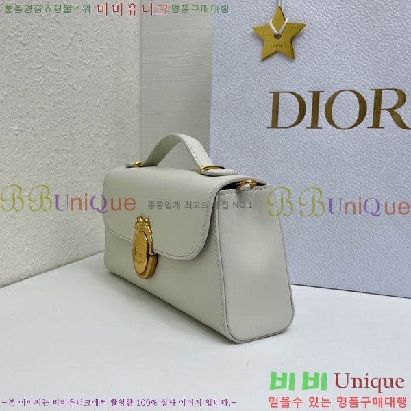 #��* �޴޸��� �Ŀ�ġ M3671-111