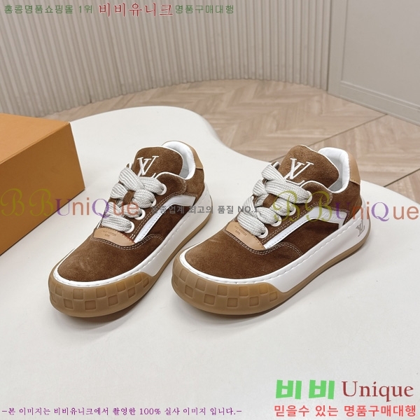 �������� ���̺��� Tilted Sneaker ����Ŀ�� LV402282-12