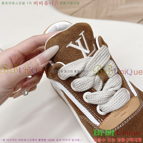 �������� ���̺��� Tilted Sneaker ����Ŀ�� LV402282-12
