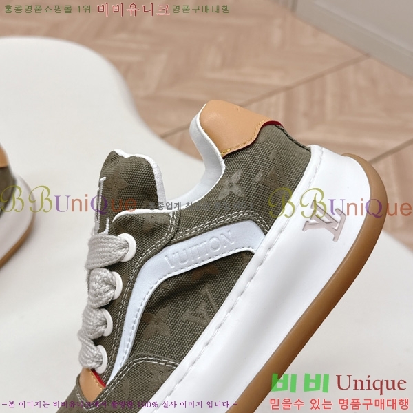 �������� ���̺��� Tilted Sneaker ����Ŀ�� LV402282-7